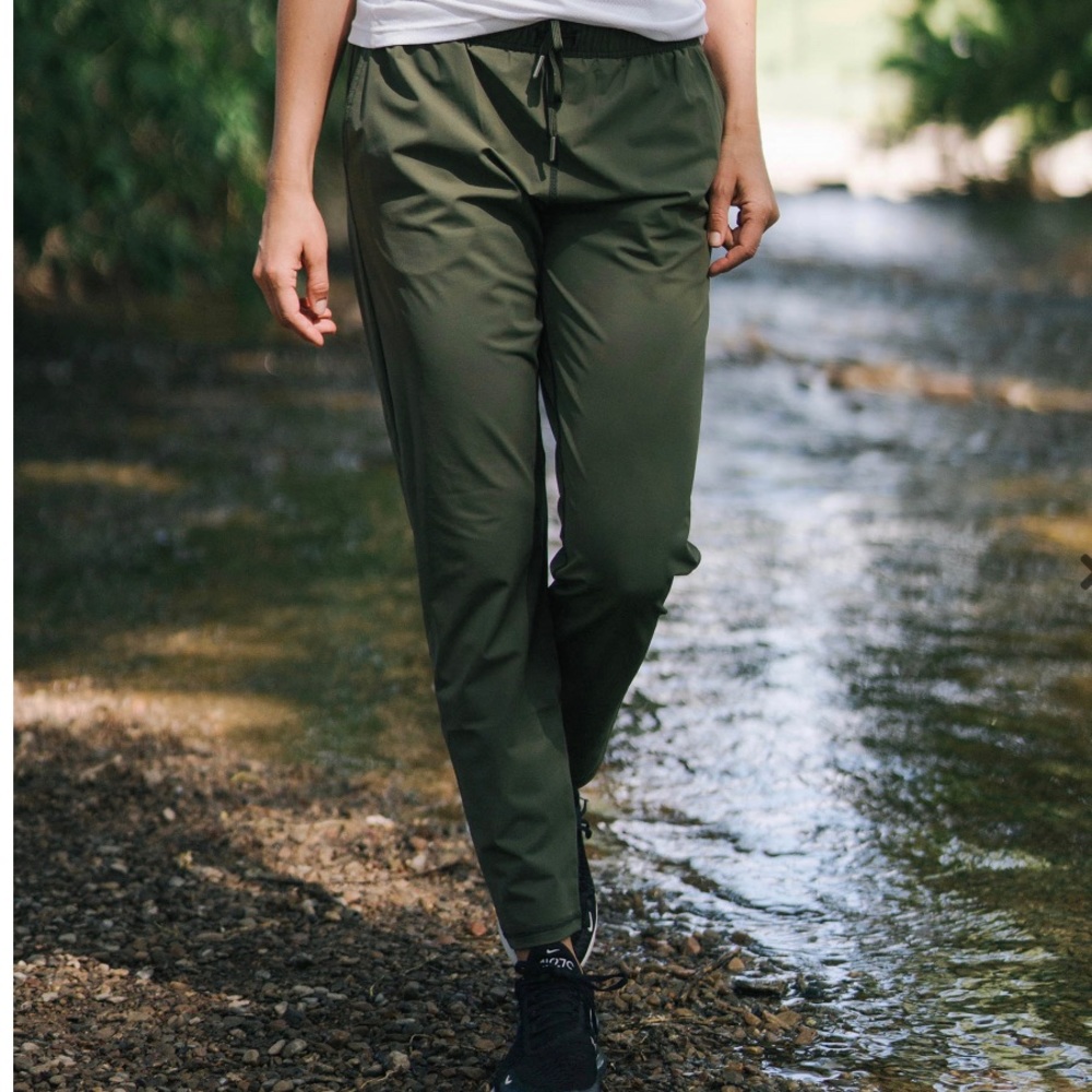 Zyia Olive Everywhere pants, Large new condition, never worn
